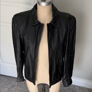 🔥VINTAGE🔥 Unisex Leather Jacket size Small